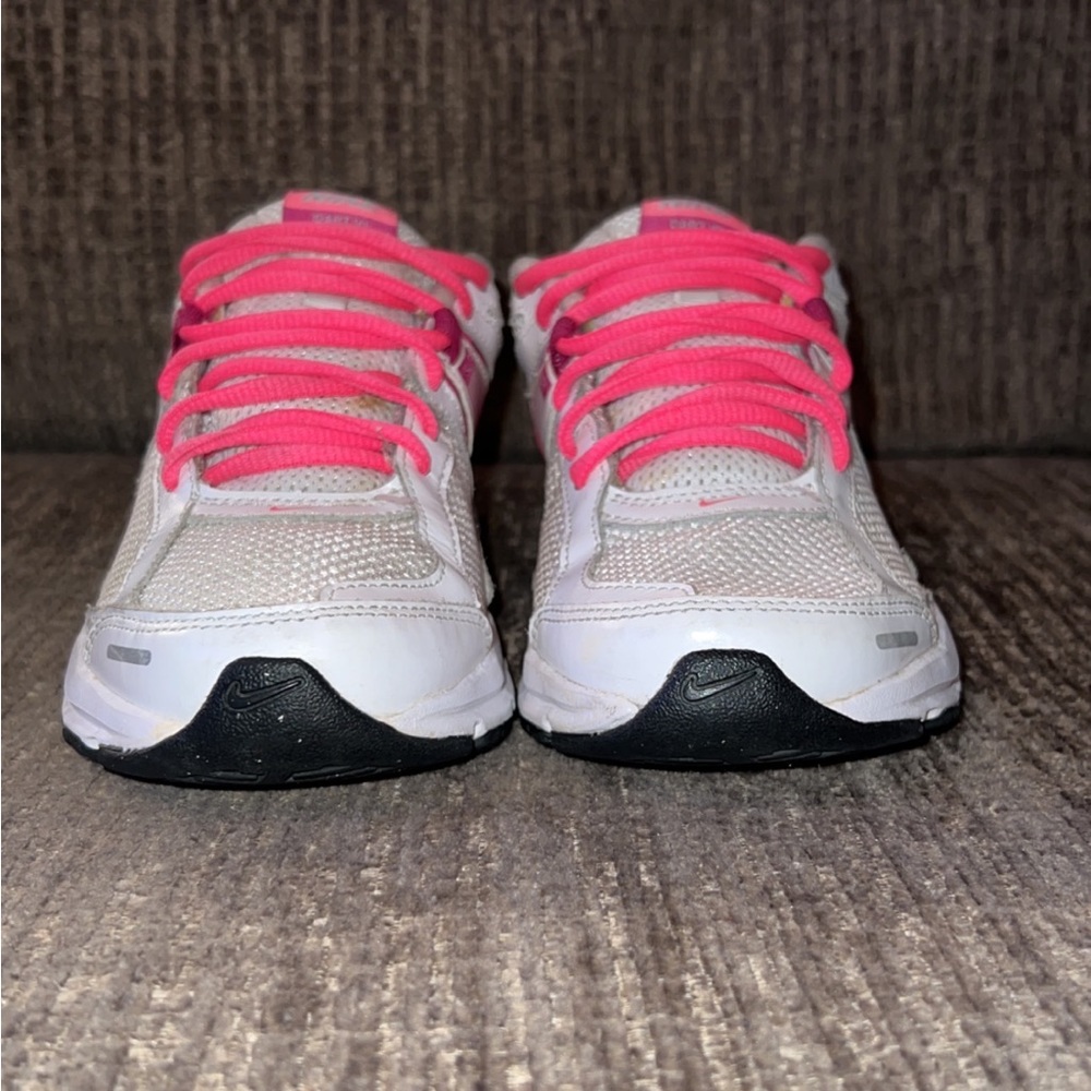 Nike womens Dart